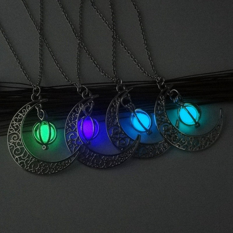 SELENE | GLOW-IN-THE-DARK NECKLACE