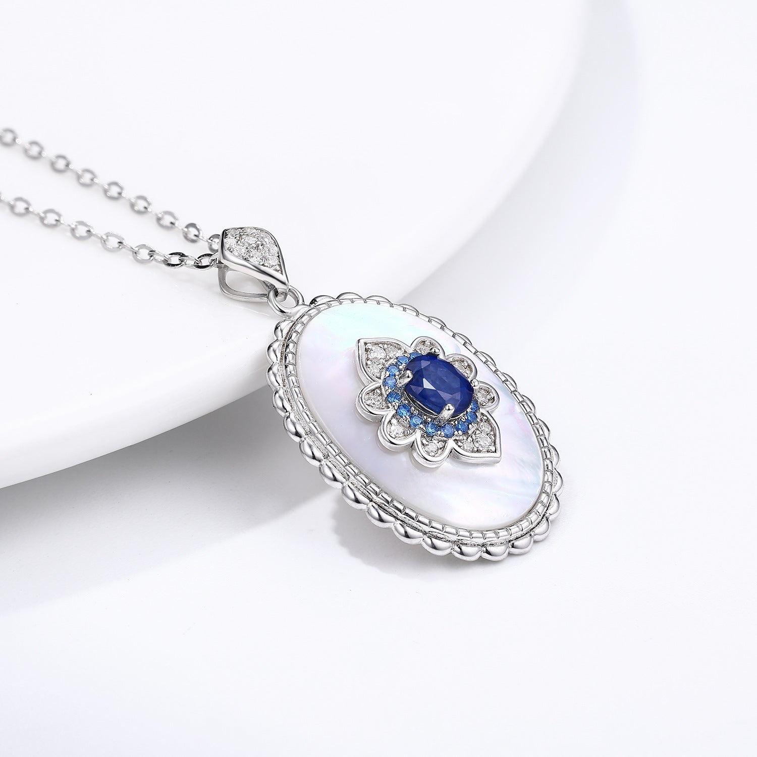 CHRYSANTHE | SILVER NECKLACE WITH MOTHER-OF-PEARL & SAPPHIRE